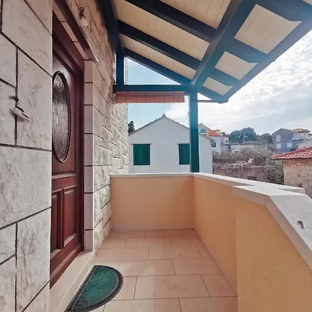 Διαμέρισμα Ela