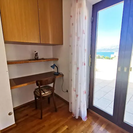 Ela Διαμέρισμα Postira