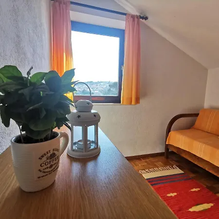 Ela Apartment *