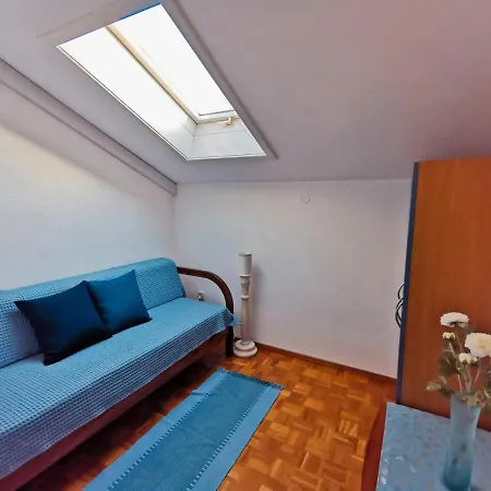 Ela Apartment *