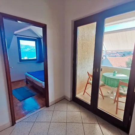 Ela Apartment *