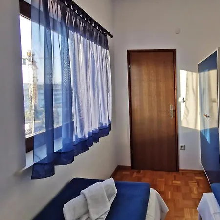 Ela Apartment *