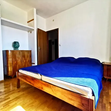 Apartment Ela *