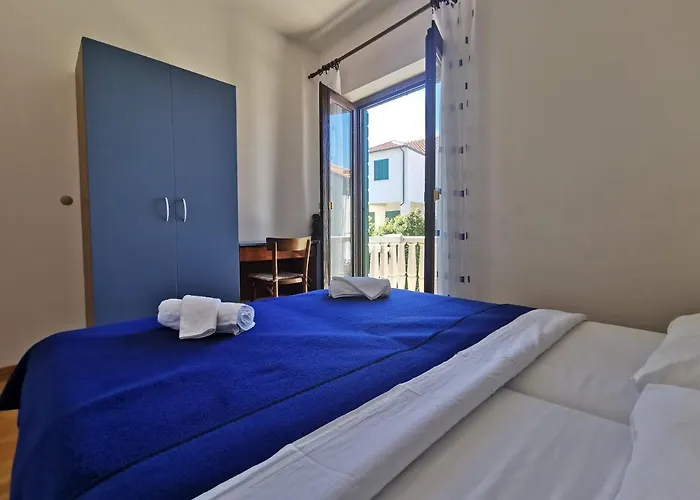 Apartment Ela Postira