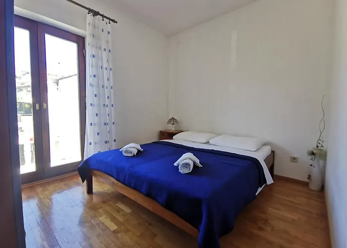 Ela * ポスティレ